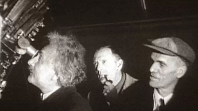 Albert Einstein, Edwin Hubble e Milton Humason